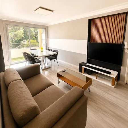 Charming, Quiet Two-bedroom Apartment, Parking, And Beautiful View شقة نيس