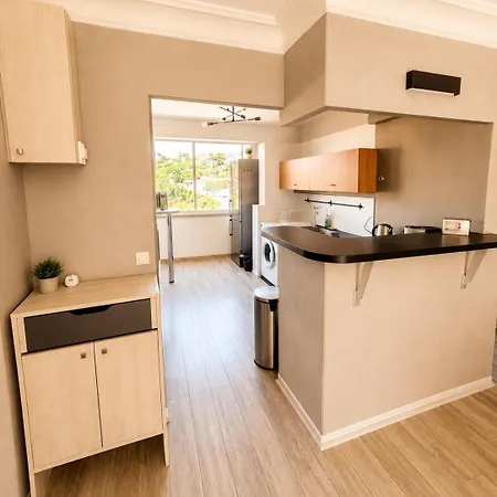 Charming, Quiet Two-bedroom Apartment, Parking, And Beautiful View شقة *