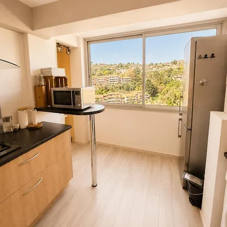 Charming, Quiet Two-bedroom Apartment, Parking, And Beautiful View شقة